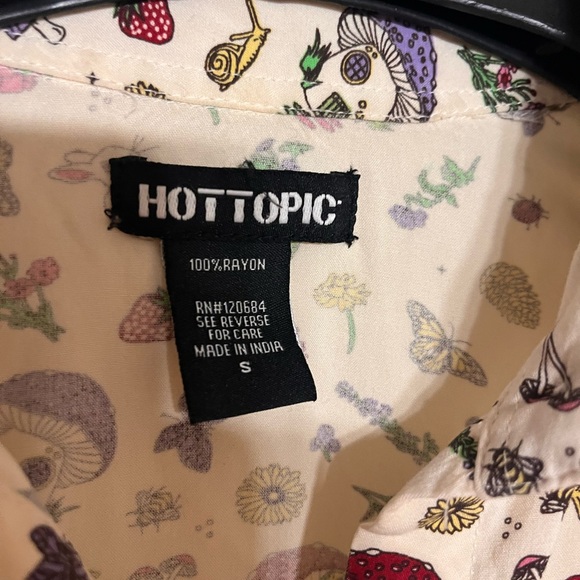Hot Topic Cottagecore Button Up Crop Top - Picture 4 of 4